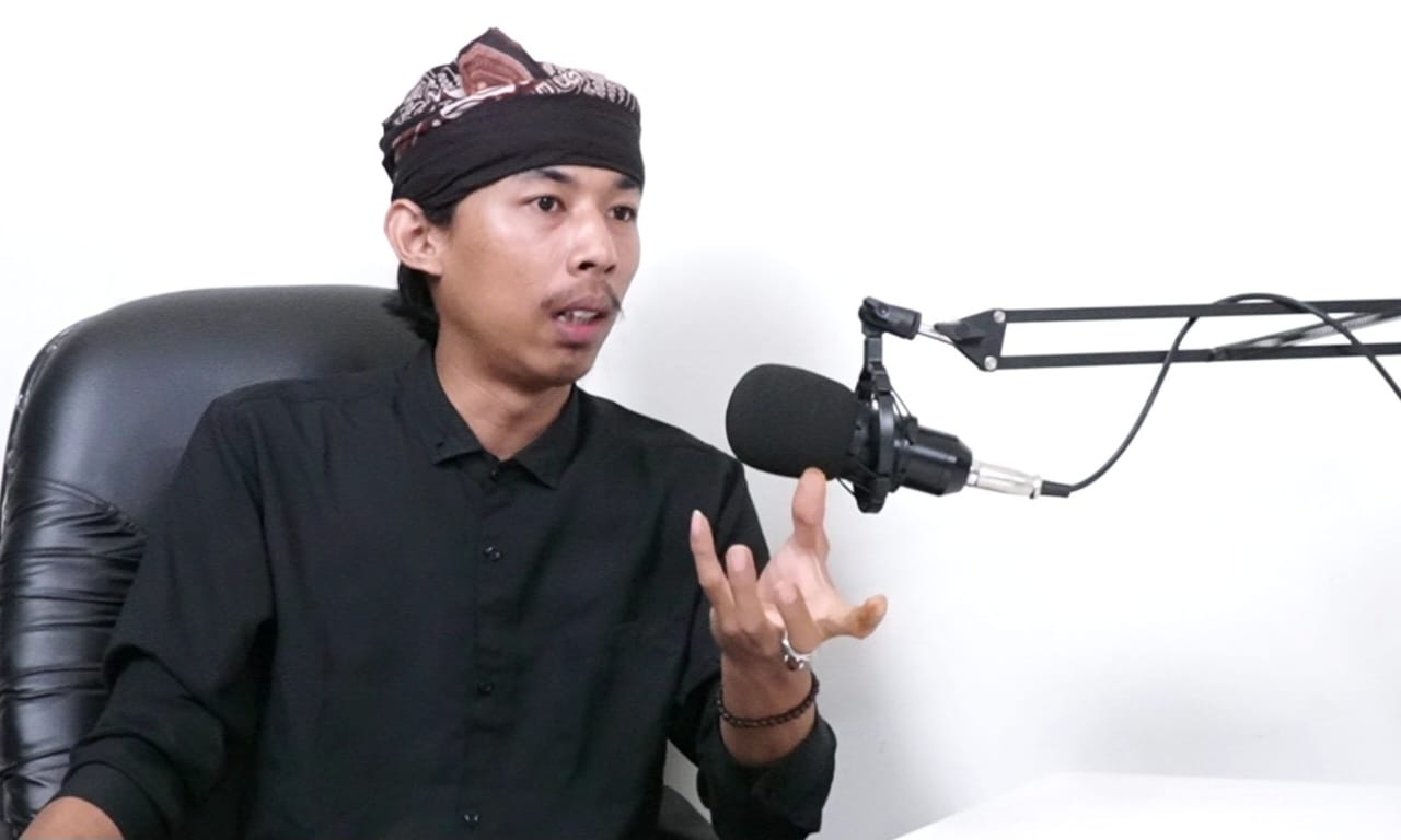 REFLEKSI PERUBAHAN KEBUDAYAAN SUNDA DI KABUPATEN TASIKMALAYA